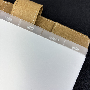 ตัวแบ่งแท็บแผ่นฟอยล์สีเงินแบบกำหนดเองได้แถบพลาสติกใส12แท็บตัวแบ่งการวางแผน<span class=keywords><strong>ราย</strong></span><span class=keywords><strong>เดือน</strong></span>ตัวแบ่งแผนบรรจุภายในหน้า PP สำหรับตัวยึด - Product Image 4