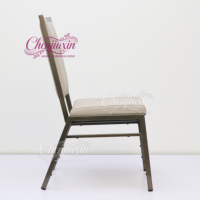 Chaise et table de banquet de luxe en métal gris et velours pour événements, mobilier moderne pour hôtels, salles de mariage et réceptions, vente en gros