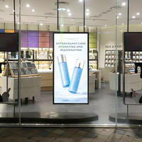 Écran LCD 4K de 65 pouces noir à luminosité élevée (2500 nits) pour affichage publicitaire, avec lecteur multimédia Android intégré, à suspendre en fenêtre