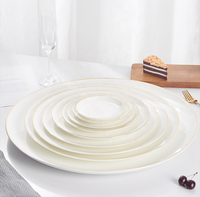 Assiettes plates en porcelaine blanche pure avec logo personnalisé, de 6 à 12 pouces, avec bord doré, plats ronds en céramique pour hôtels, restaurants et usage domestique