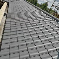 Tuile de toit en céramique émaillée sur mesure au design moderne projet de villa imperméable et résistant à l'usure vente en gros de carreaux de céramique
