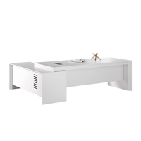 Scrivania Ergonomica in Legno per Configurazione Ufficio Moderno, Postazioni di Direzione