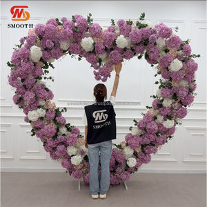 Arco de Flores Artificial en Forma de Corazón Rojo, Hecho a Mano, Independiente, para Propuesta de Matrimonio, Moderno y Ecológico - Product Image 4