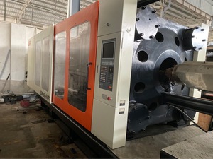 ماكينة حقن أفقية أوتوماتيكية مستعملة بقوة 650 طن من نوع Chenhsong EM650svp/2 لتشكيل القوالب - Product Image 5