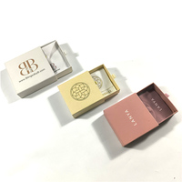 Boîte de cadeaux promotionnelle personnalisée coffret cadeau emballage avec logo personnalisable boîte en carton écologique avec sac en papier emballage pochette