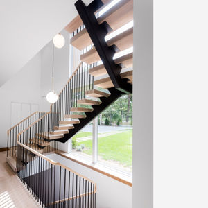 Rampe d'escalier moderne en verre vertical pour intérieur, durable, avec poutre blanche - Product Image 6