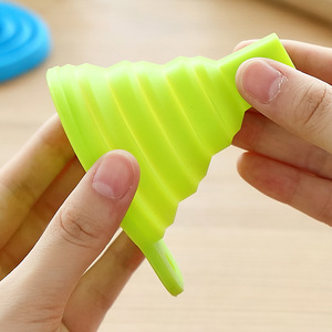 Silicone Folding <b>Funnel</b> For <b>Kitchen</b> Oil Dispensers Long Neck Telescopic Liquid Pouring Tool With Handle - Product Image 3