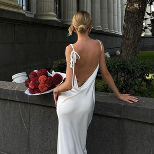 Robe élégante en satin blanc à fines bretelles avec fente haute, longueur ras du sol, pour soirée, robe d'été - Product Image 3