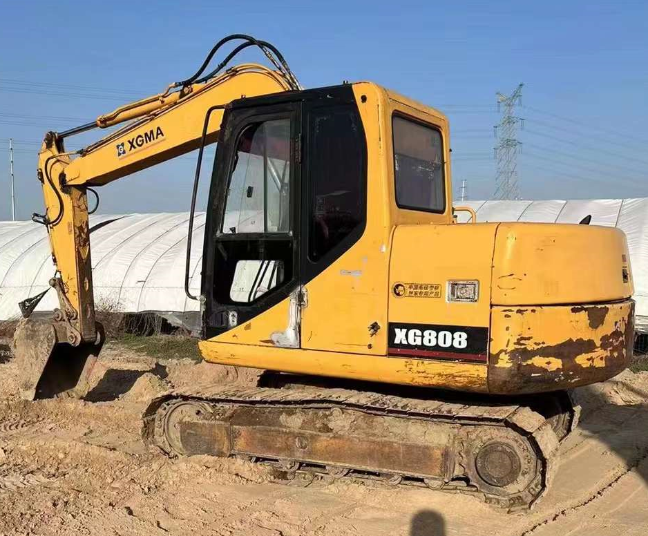 Б/у мини-землеройная машина 8 тонн 8000 кг гусеничный экскаватор 0,32 м3 копатель XG808 с запасными частями для продажи