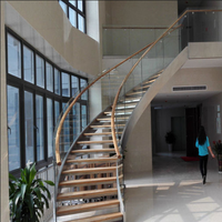 Escalier droit de luxe PRIMA avec poutre en acier au carbone pour un design d'intérieur moderne