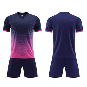 Ropa deportiva de fábrica Ropa de fútbol para hombres Camiseta de fútbol juvenil personalizada con logotipo y números Uniformes de fútbol sublimados - Product Image 1