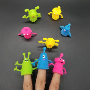 Marionnettes à doigts en TPR mignonnes pour enfants - Anti-stress, pour raconter des histoires et cadeaux de fête, compatibles avec les capsules de distributeurs de 50-55 mm - Product Image 1