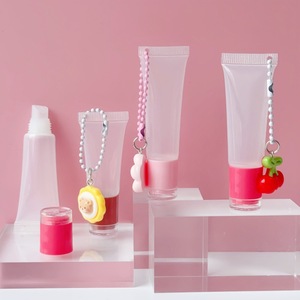 Tubos de Plástico Transparente de 5g/10g/15g para Bálsamo Labial, Tubos Exprimibles con Tapa de Rosca para Brillo Labial, Crema para Ojos y Limpiador Facial con Llavero - Product Image 1