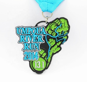 Médaille de finisseur de course à pied personnalisée 15k, creuse, en forme de <span class=keywords><strong>chaussure</strong></span> de sport, avec ruban, à prix abordable - Product Image 2