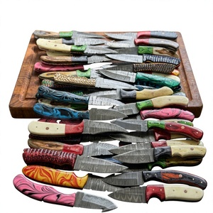 Couteau de survie Rajput DIY à lame fixe Drop Point en acier Damas 20 cm avec manche en bois Pakka bleu pour le camping et la chasse - Product Image 1