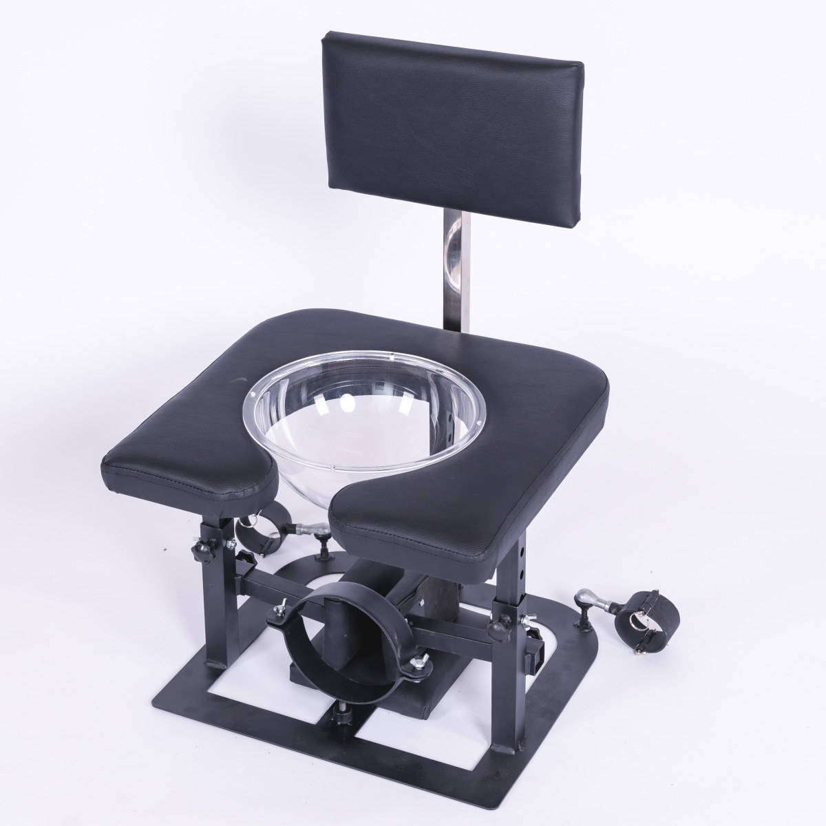 Silla de baño negro + esposas de metal + embudo transparente