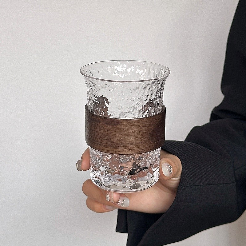 Ensemble bambou - tasse en verre à motif martelé