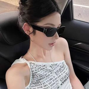 Nouvelles Lunettes de Soleil Carrées Plein Cadre pour Femme, Style Coréen Luxe, Protection UV400, Rétro Chic, Inspirées des Défilés - Product Image 2