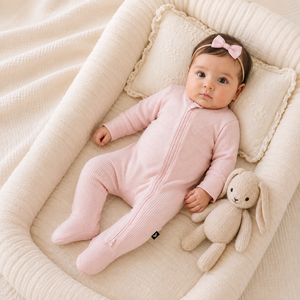 Combinaison bébé côtelée bio certifiée GOTS, douce, respirante, à fermeture éclair, manches longues, rose uni, conforme CPC, OEM ODM - Product Image 1