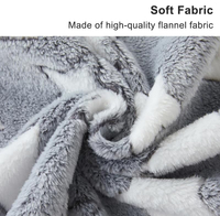 Couverture pour chien avec empreintes de pattes, super douce et moelleuse, en polaire premium pour chiens et chats
