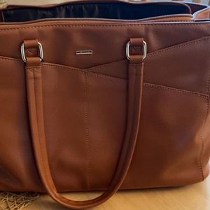 Handmade Fashionable Genuine Leather <b>Computer</b> Bag Large Capacity with Two Handles Open Closure Type Waterproof Design - Product Image 6