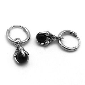 Yunnique – boucles d'oreilles en acier titane, griffe de Dragon, perle noire, bijoux à la mode pour hommes et femmes - Product Image 3