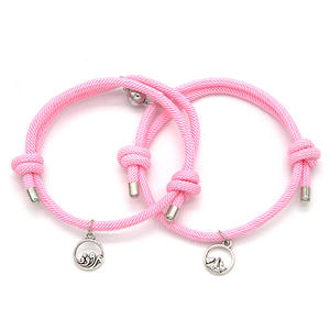 Pulsera cruzada de cuerda de Milán ajustable para parejas, brazalete de aleación de intercambio de formales y formales - Product Image 1