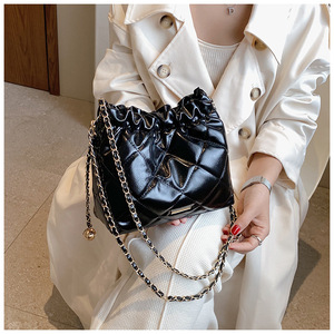 Niche Fashion Bags Factory Minimalist Diamond Lattice Crossbody Shoulder Bag Borsa Donna New Trendy Bucket Bag para mujeres Ladies - Product Image 3