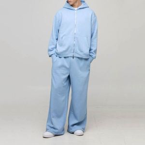 Ensemble de survêtement deux pièces pour homme, personnalisé, décontracté et confortable pour le quotidien, comprenant un sweat à capuche bleu ciel coupe carrée entièrement zippé et un pantalon de survêtement large long. - Product Image 4