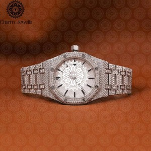 Reloj de Diamantes con Diseño Único, Ideal para el Desarrollo de Relojes de Pulsera de Lujo y Uso Decorativo, Disponible para la Venta - Product Image 4