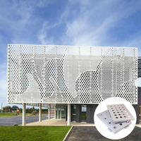 Panneaux de bardage extérieur en aluminium perforé pour façade architecturale moderne, pour centre commercial, villa, hôtel, hôpital, design découpé au laser
