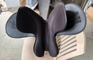 อานม้าสังเคราะห์ Status รุ่น Economic Endurance หนัง PU สีดำ ฮาร์ดแวร์ชุบนิกเกิล โครงพลาสติก - Product Image 3