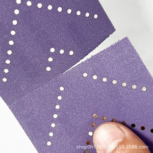 Papel de lija morado 70x12m con patrón de peces, discos flocados con reverso adhesivo para cerámica - Product Image 1