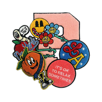 Patchs brodés en chenille avec lettres grecques personnalisées, thermocollants, écologiques, avec bordure découpée pour chapeaux, motifs de fleurs et de cœurs