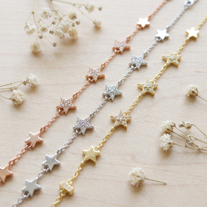 สร้อยข้อมือคลาสสิคสตาร์ 4 ชั้น ชุบโรเดียม ทองเหลือง ชุดเครื่องประดับชั้นดี ของขวัญสำหรับผู้หญิงในงานปาร์ตี้หรือวันครบรอบ ชุบหลายสี รับผลิตแบบ OEM - Product Image 4