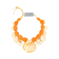 Collier Bohème Tendance en Acier Inoxydable 316L Plaqué Or PVD, Résistant et Durable, avec Breloque Coquillage Corail Orange, Idéal pour les Fêtes