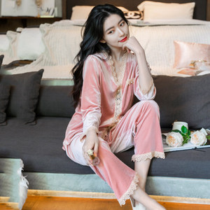 Conjunto de pijamas de terciopelo de lujo clásico para mujer, ropa de dormir transpirable con costuras de encaje de invierno, Pijamas largos para verano y otoño - Product Image 5