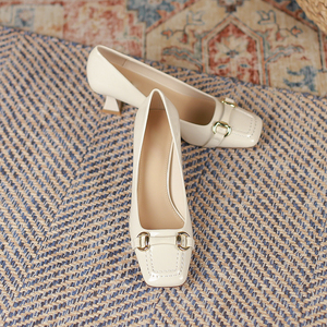 Escarpins d'automne pour femme, style français, à bout carré, talon épais, avec boucle unique et design raffiné - Product Image 3