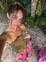 Robe longue plissée multicolore chic pour femme, tenue de vacances d'été, élégante, à fines bretelles, avec volants superposés et coupe fluide