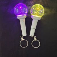 Vente en gros de lampes à main lumineuses en acrylique personnalisables et créatives, pendentifs, mini bâtons lumineux pour concerts, porte-clés