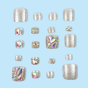 Qianya 24 pièces doux argent paillettes orteil presse sur les ongles-irisé diamant décor pédicure <span class=keywords><strong>Nail</strong></span> <span class=keywords><strong>Art</strong></span> meilleure vente ensembles portables - Product Image 3