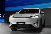 Tout nouveau SUV compact électrique pur 1.5T 154Ps Dongfeng Fengshen L7 SUV 5 places Dongfeng Aeolus L7 Portée 110km Stock disponible