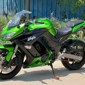 Motocyclette sportive 1000SX d'occasion, état inégal. Moteur 4 cylindres refroidi par liquide de 1000 cm³, Ninja 1000SX Ninja 1000SX Kaw - Product Image 3