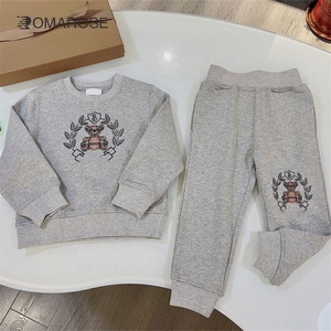 เสื้อแจ็กเก็ตกีฬาสำหรับเด็กผู้หญิงเสื้อผ้าเด็กผู้ชายดีไซน์เนอร์เสื้อผ้าไซส์ใหญ่ - Product Image 1