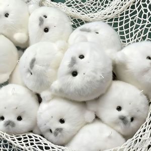 Lindo Llavero de Peluche de Foca Bebé - Juguete de Animal Marino Realista con Relleno de Algodón PP para Alivio del Estrés, Suministro al por Mayor para Máquinas de Garra - Product Image 1