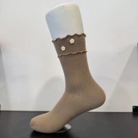 Chaussettes personnalisées de haute qualité, mignonnes, unies, douces, respirantes, en coton, avec double volant fleuri, pour femmes et filles, pour le printemps et le quotidien