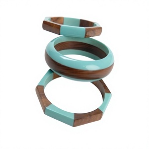 Nouveaux bracelets classiques en résine acrylique, design géométrique de luxe unique, motif à carreaux, bijoux mignons et tendance pour mariage, pour femmes - Product Image 2