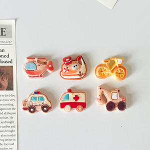 Dessin animé pelle bricolage résine artisanat crème caoutchouc accessoires réfrigérateur autocollant petit trou chaussures boucle bijoux matériel - Product Image 1