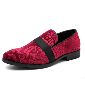 Nuove Scarpe Casual Monocolore 2026 di Alta Qualità, Mocassini in Camoscio Neri <span class=keywords><strong>e</strong></span> Rossi Comodi con Punta per Uomo - Product Image 1