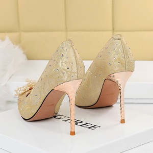Vente en gros 2024 grande taille perle sans lacet été automne soie Scarpe Donna <span class=keywords><strong>Tacco</strong></span> Alto luxe blanc talons de mariage pour chaussures de mariée - Product Image 3